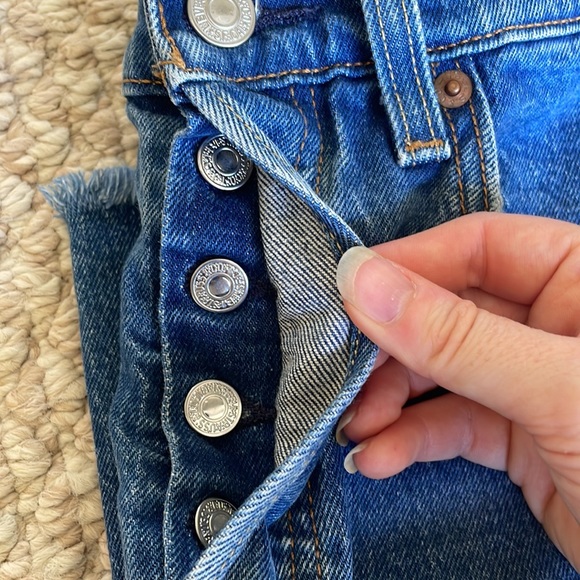 Levi’s 501 button up jeans - Picture 2 of 5
